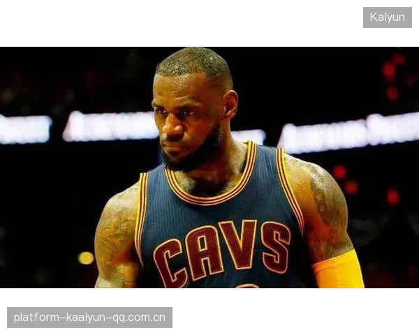 NBA新赛季：76人将严格管控詹姆斯时间——预计场均28-32分钟，客串中锋的隐患与挑战